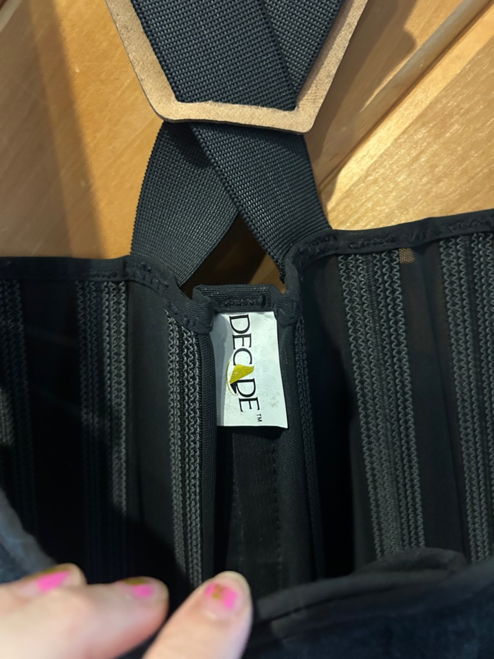 DECADE adjustable back support brace - Picture 3 of 6